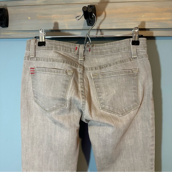 Urban Outfitters BDG Cigarette Jeans in Light Grey Denim - Picture 9 of 9